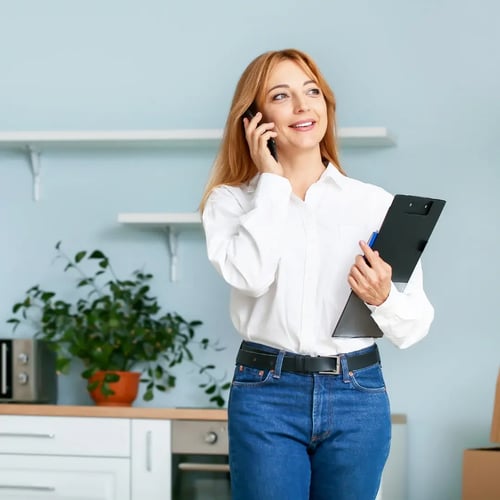 Femme au téléphone